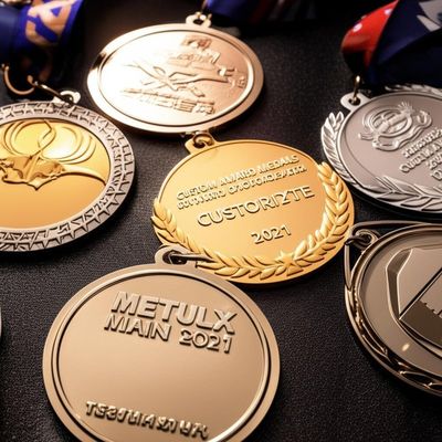 Купить Customized Design Award Medal with 2mm Thickness and 7-10 Business Days Production for Corporate Events online manufacture